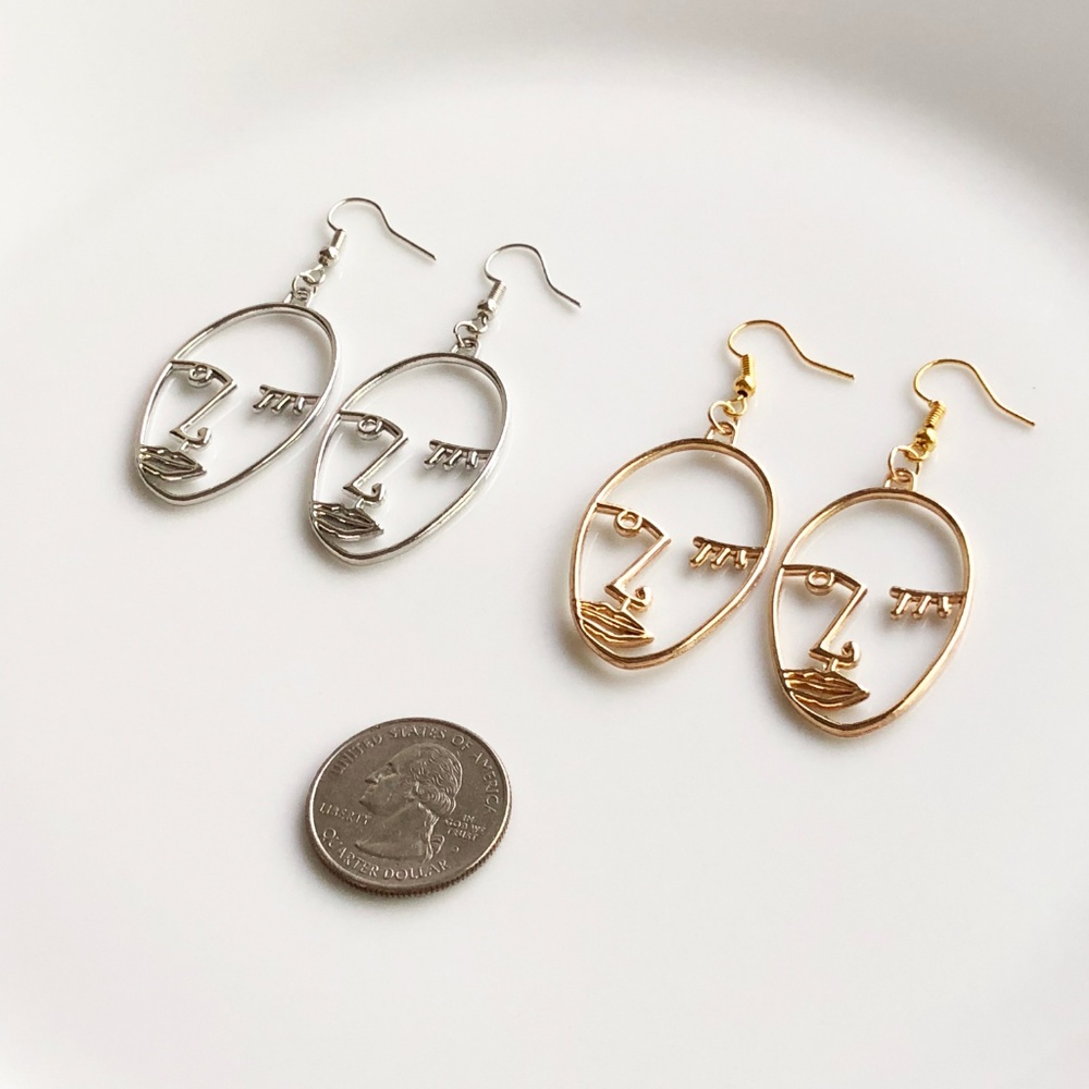 NEW Human Face Earrings (gold color) - Picture 5 of 7